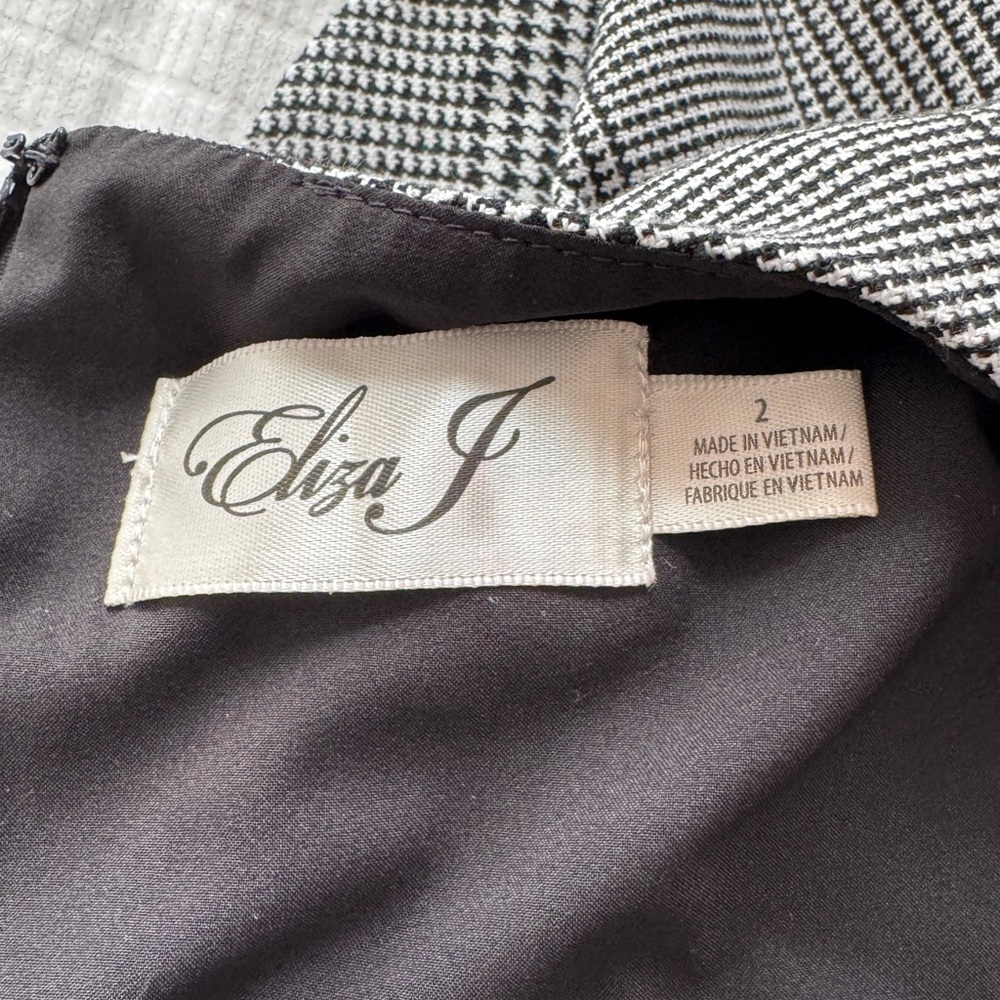 Eliza J grey short sleeve dress with belt, size size 2 - Picture 9 of 10